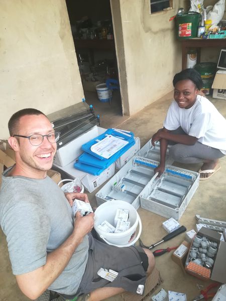 Togo die beiden Elektriker 86.jpg